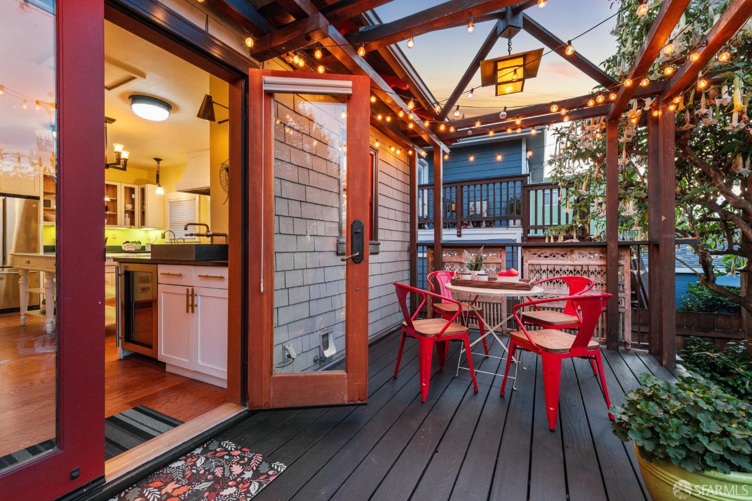 Detail Gallery Image 29 of 56 For 526 52nd St, Oakland,  CA 94609 - 2 Beds | 1/2 Baths