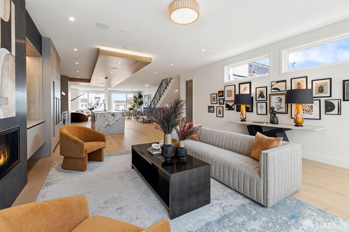 Detail Gallery Image 20 of 96 For 561 Duncan St, San Francisco,  CA 94131 - 4 Beds | 4/2 Baths