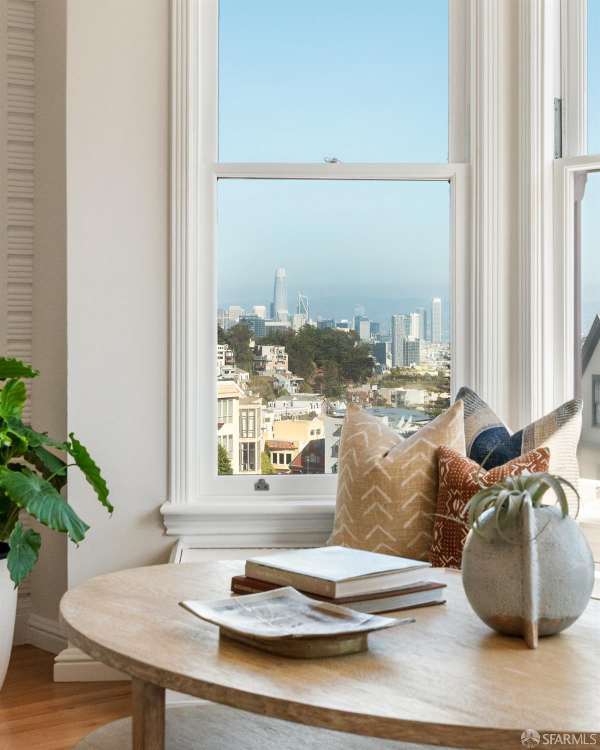 Detail Gallery Image 27 of 42 For 376 Corbett Ave, San Francisco,  CA 94114 - 3 Beds | 3 Baths