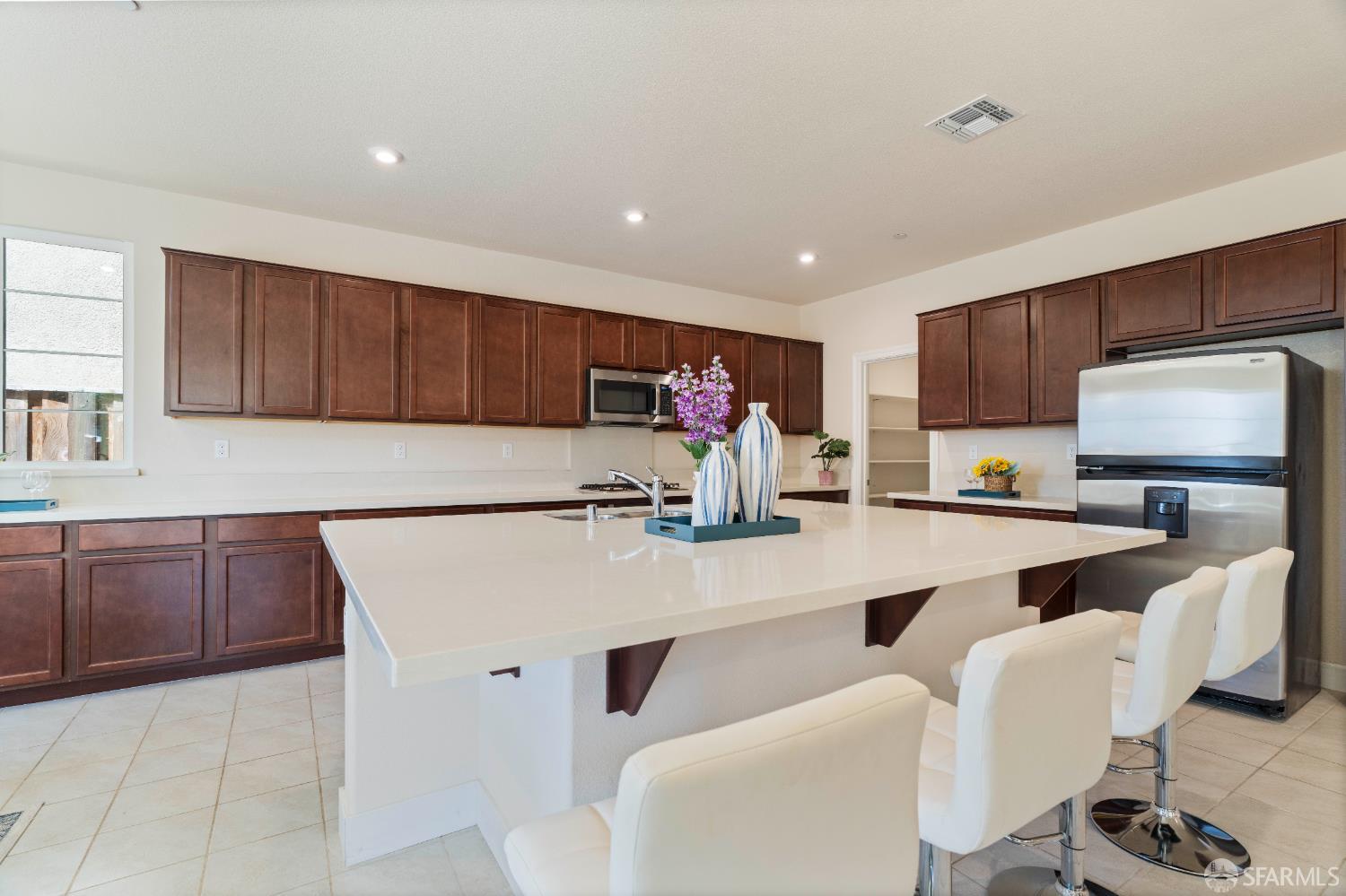 Detail Gallery Image 14 of 53 For 645 Marathon Dr, Oakley,  CA 94561 - 4 Beds | 3/1 Baths