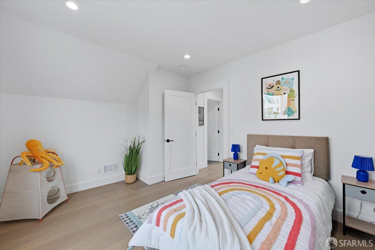 Detail Gallery Image 19 of 54 For 335 Hearst Ave, San Francisco,  CA 94112 - 3 Beds | 2/1 Baths