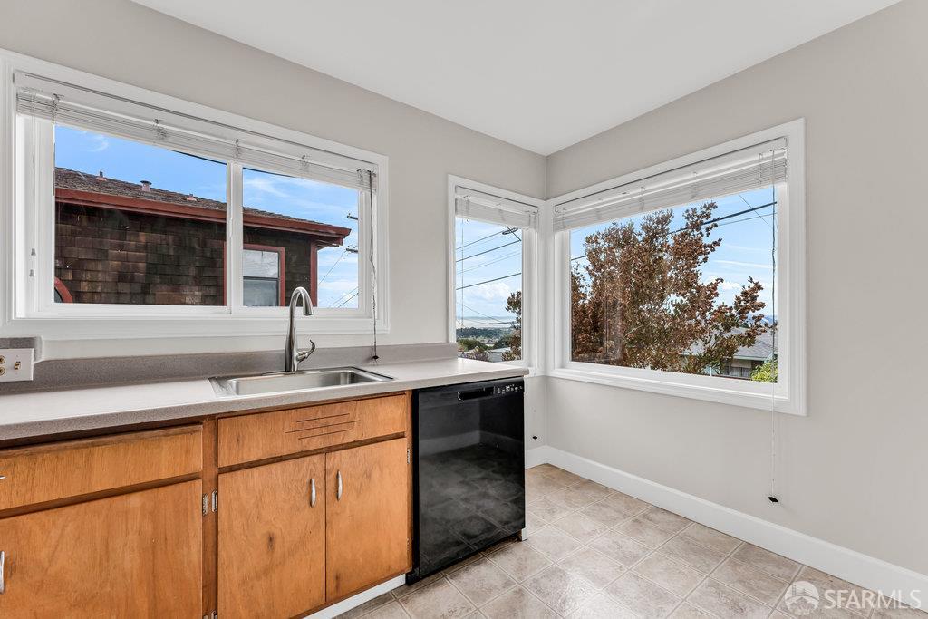 Detail Gallery Image 24 of 49 For 2034 Carquinez Ave, El Cerrito,  CA 94530 - 2 Beds | 1 Baths