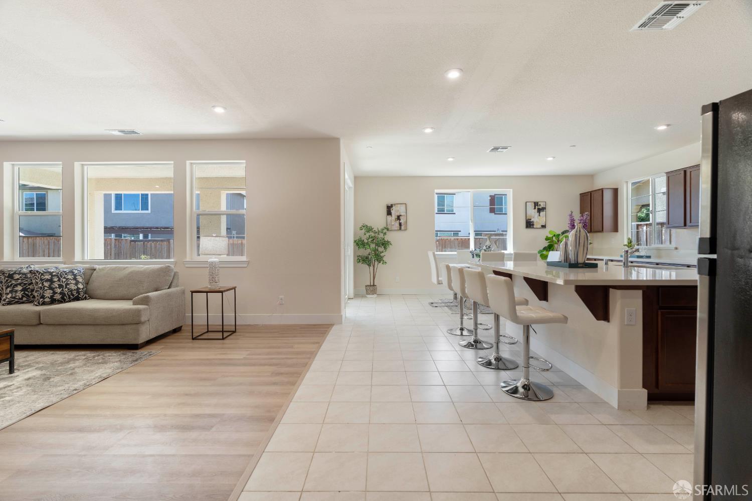 Detail Gallery Image 9 of 53 For 645 Marathon Dr, Oakley,  CA 94561 - 4 Beds | 3/1 Baths