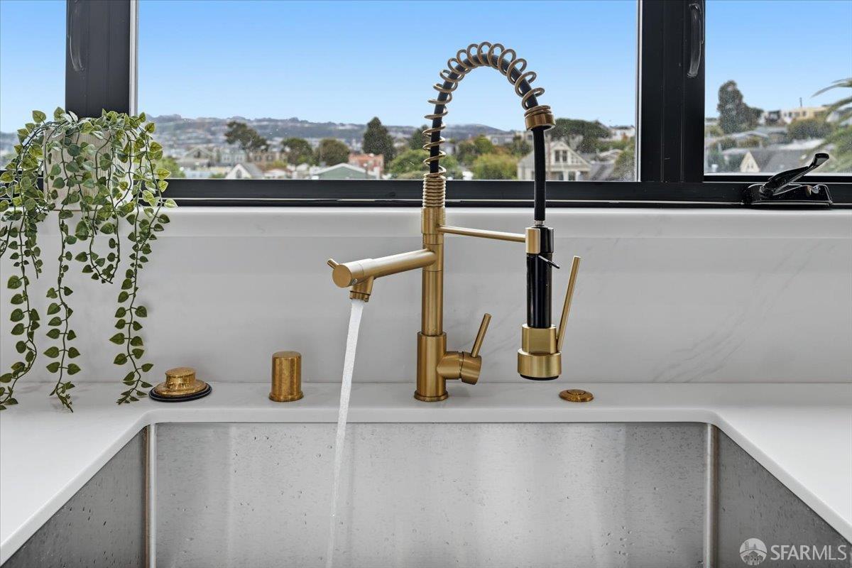Detail Gallery Image 17 of 54 For 335 Hearst Ave, San Francisco,  CA 94112 - 3 Beds | 2/1 Baths