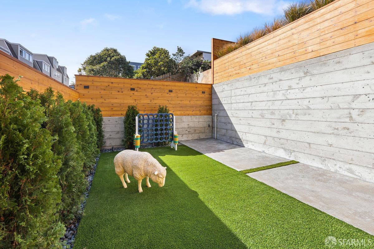 Detail Gallery Image 79 of 96 For 561 Duncan St, San Francisco,  CA 94131 - 4 Beds | 4/2 Baths