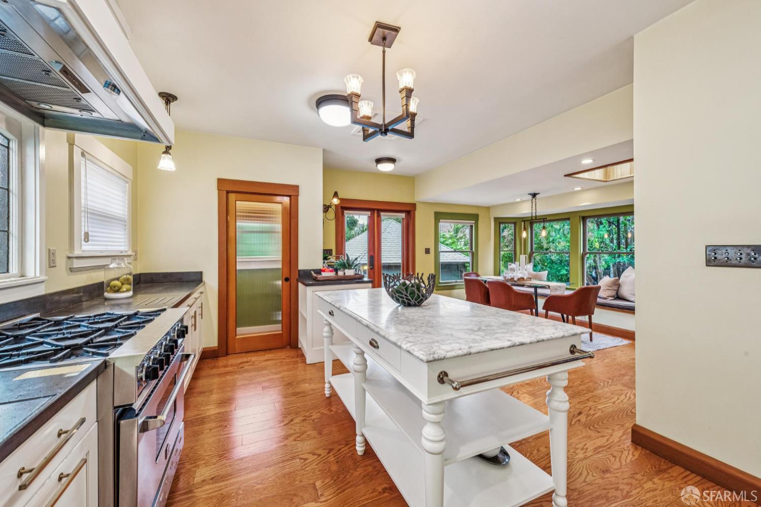 Detail Gallery Image 21 of 56 For 526 52nd St, Oakland,  CA 94609 - 2 Beds | 1/2 Baths