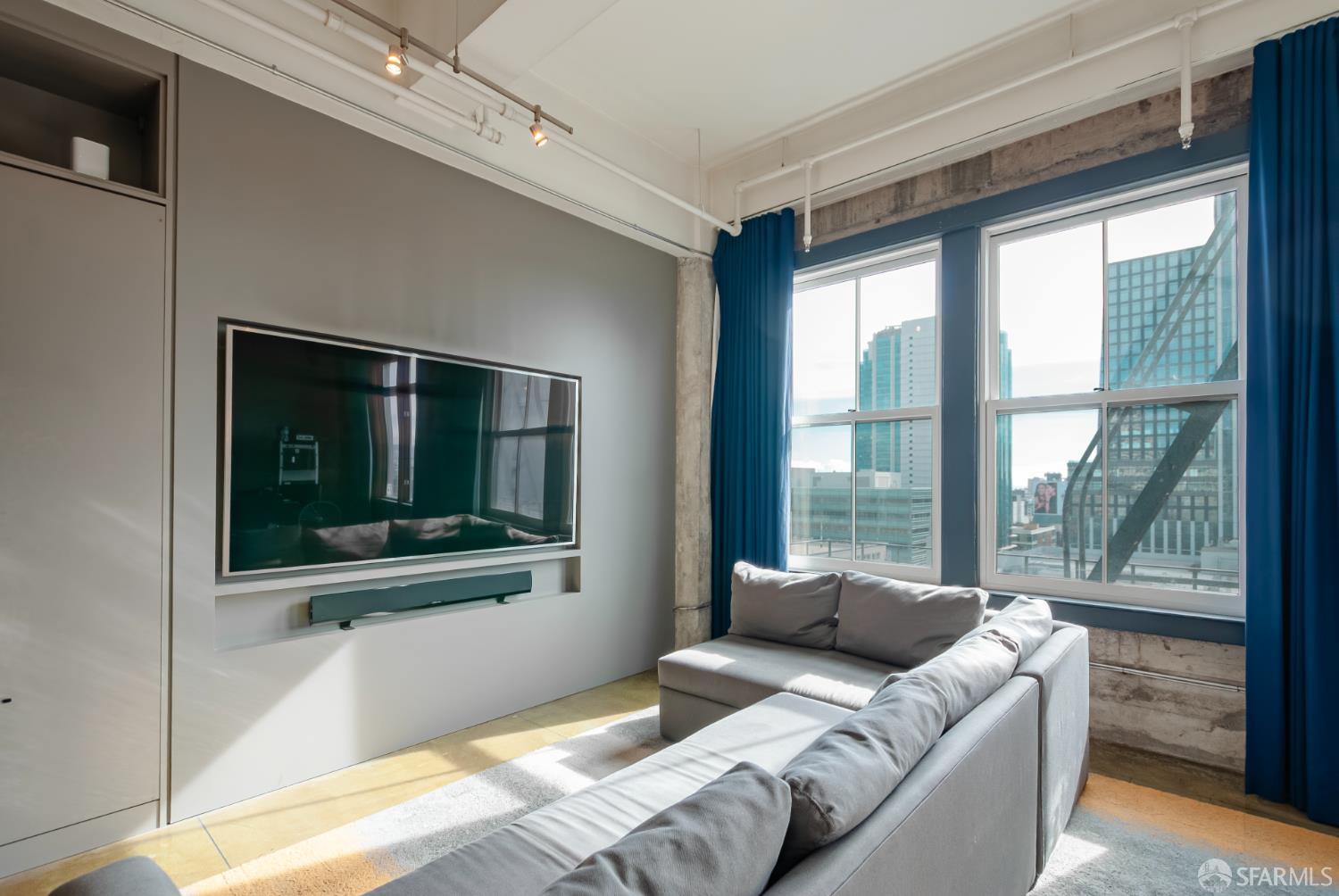 Detail Gallery Image 3 of 21 For 2 Mint Plz #905,  San Francisco,  CA 94103 - 1 Beds | 1 Baths