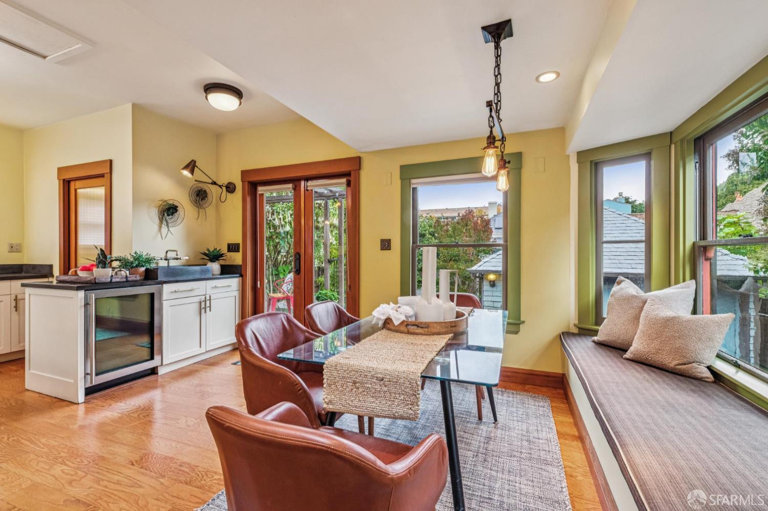 Detail Gallery Image 25 of 56 For 526 52nd St, Oakland,  CA 94609 - 2 Beds | 1/2 Baths