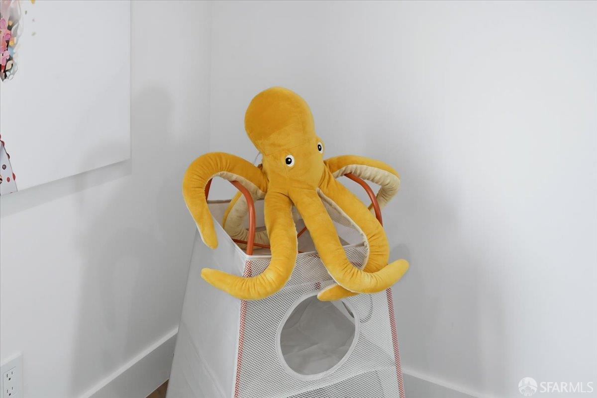 Detail Gallery Image 21 of 54 For 335 Hearst Ave, San Francisco,  CA 94112 - 3 Beds | 2/1 Baths