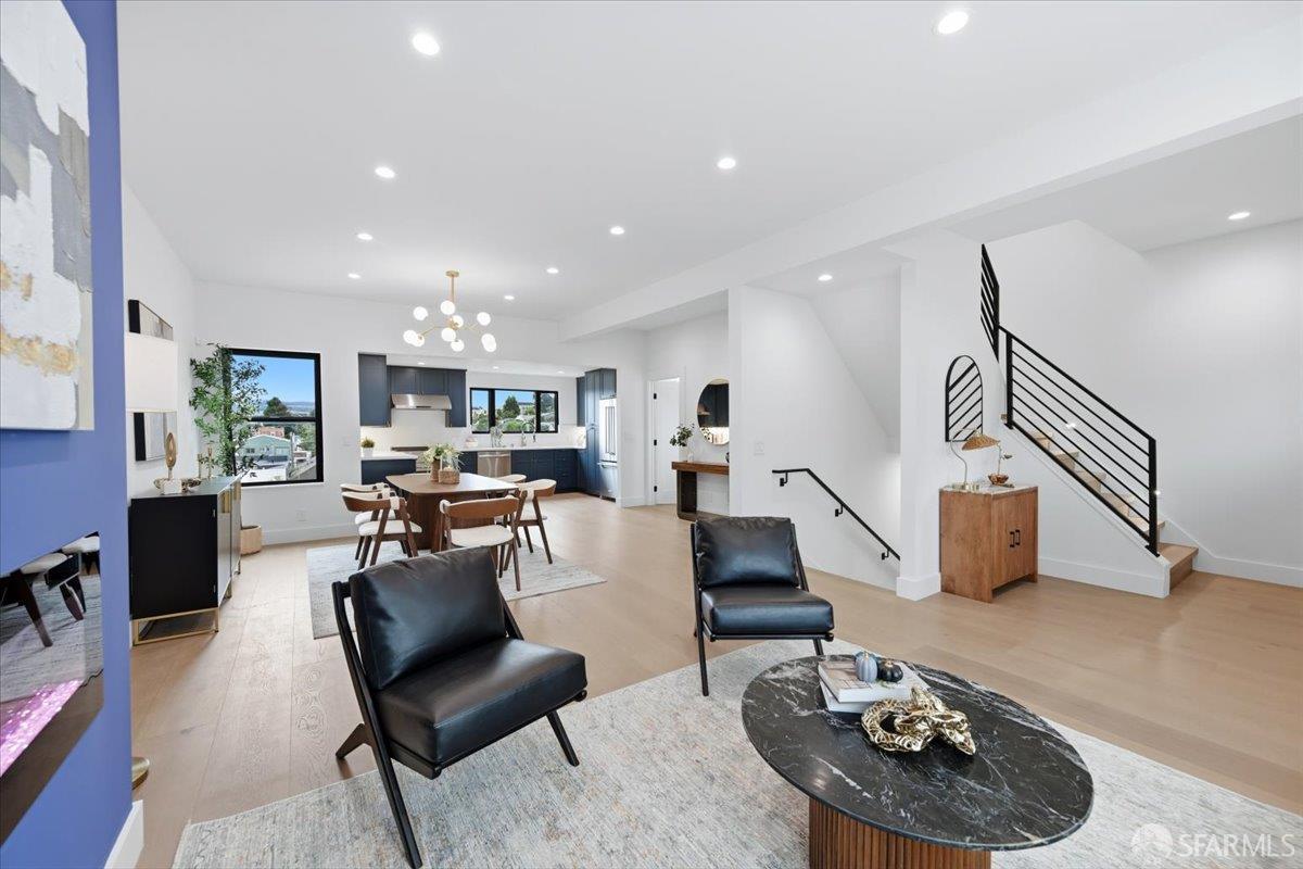 Detail Gallery Image 8 of 54 For 335 Hearst Ave, San Francisco,  CA 94112 - 3 Beds | 2/1 Baths