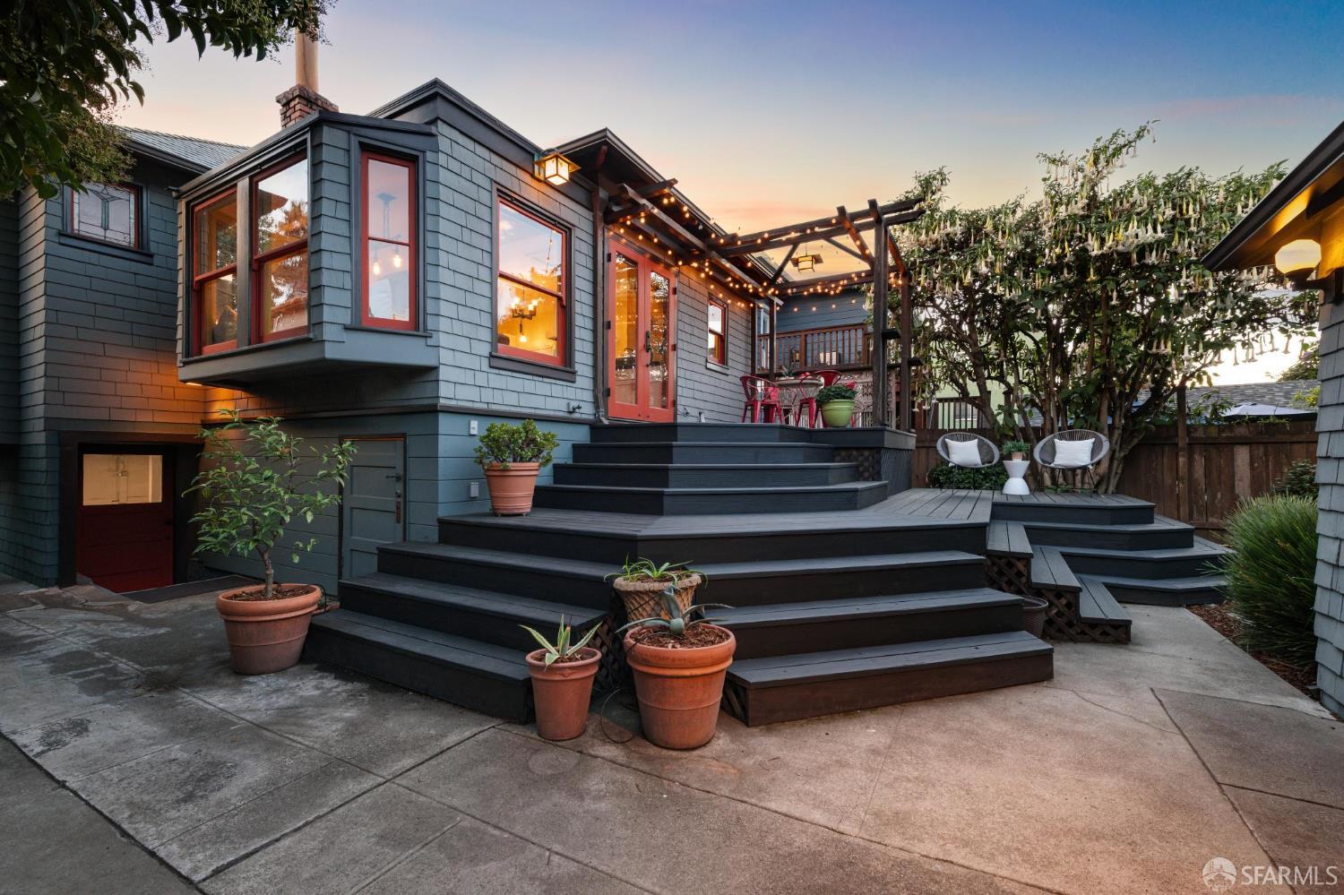 Detail Gallery Image 31 of 56 For 526 52nd St, Oakland,  CA 94609 - 2 Beds | 1/2 Baths