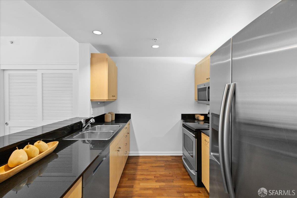 Detail Gallery Image 5 of 37 For 140 South Van Ness Ave #340,  San Francisco,  CA 94103 - 2 Beds | 2 Baths