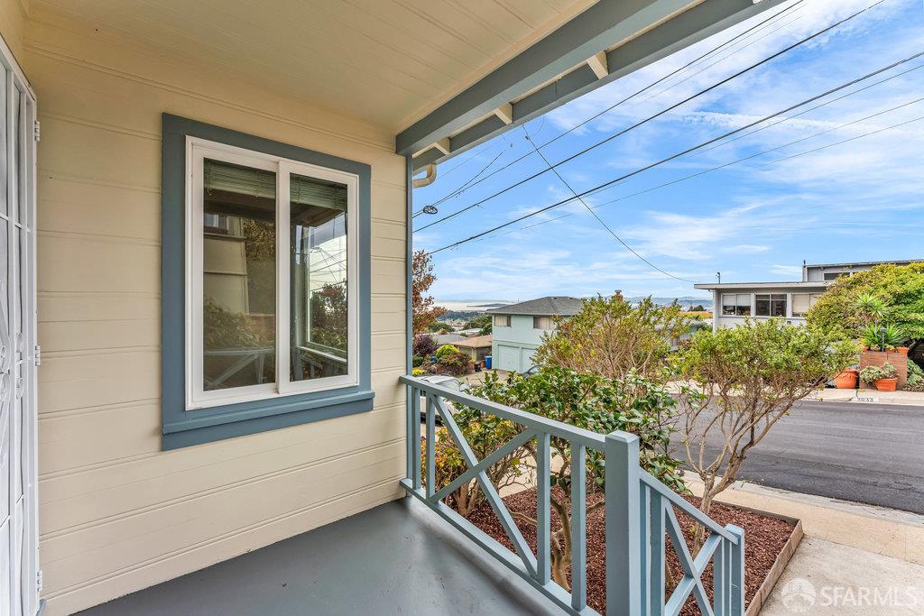 Detail Gallery Image 6 of 49 For 2034 Carquinez Ave, El Cerrito,  CA 94530 - 2 Beds | 1 Baths