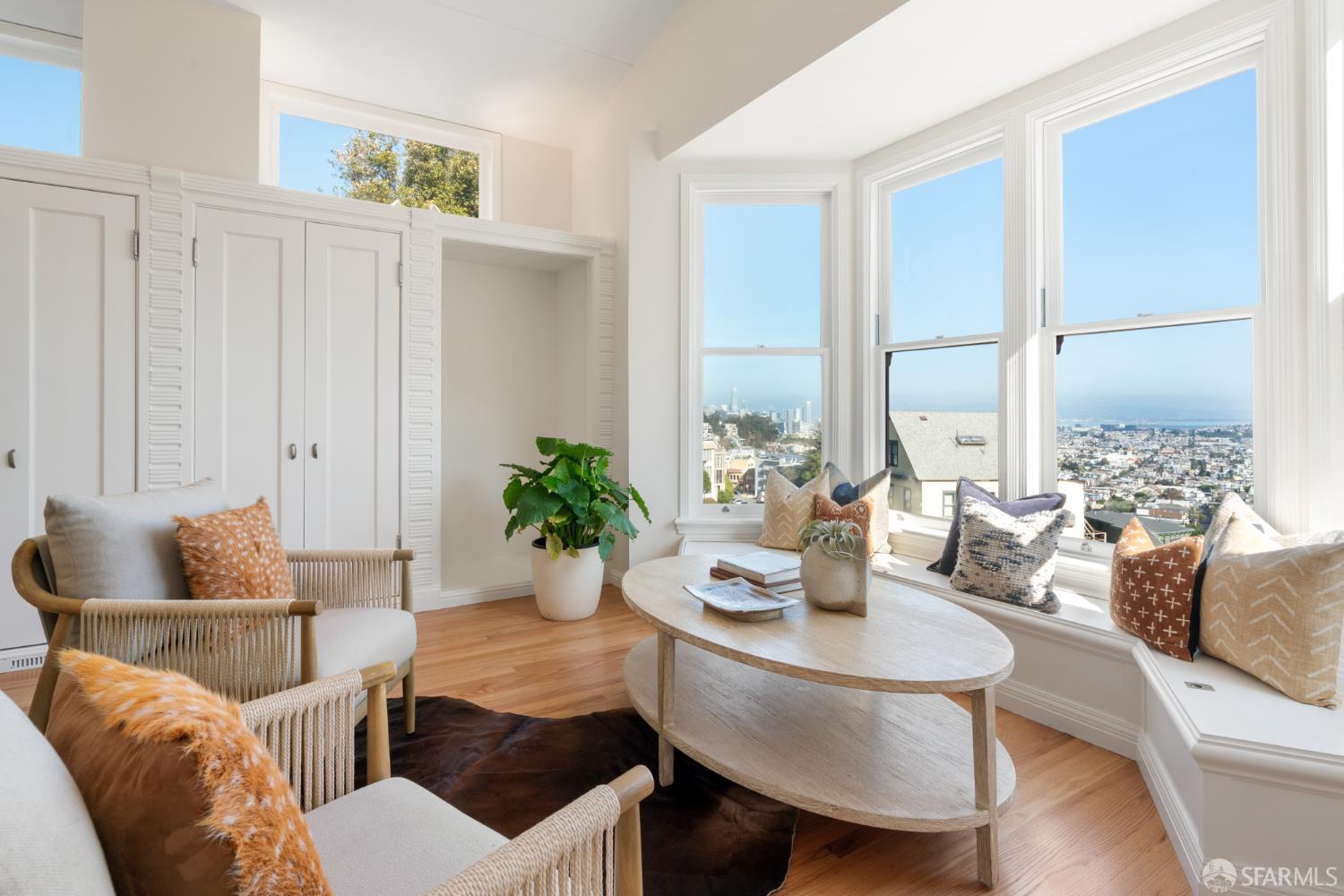 Detail Gallery Image 26 of 42 For 376 Corbett Ave, San Francisco,  CA 94114 - 3 Beds | 3 Baths