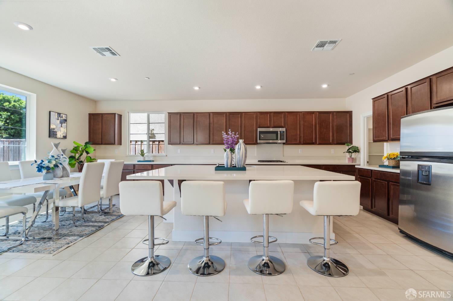 Detail Gallery Image 13 of 53 For 645 Marathon Dr, Oakley,  CA 94561 - 4 Beds | 3/1 Baths