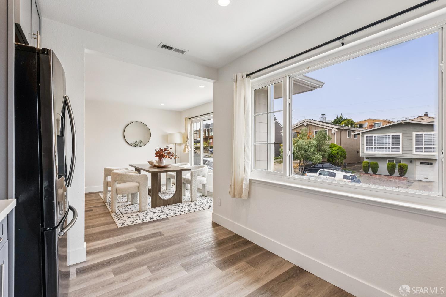 Detail Gallery Image 28 of 91 For 183 Camelia Dr, Daly City,  CA 94015 - 7 Beds | 6 Baths