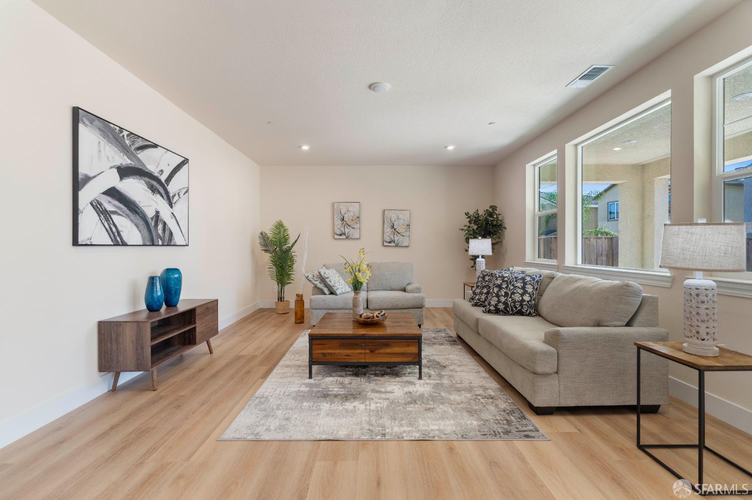 Detail Gallery Image 10 of 53 For 645 Marathon Dr, Oakley,  CA 94561 - 4 Beds | 3/1 Baths