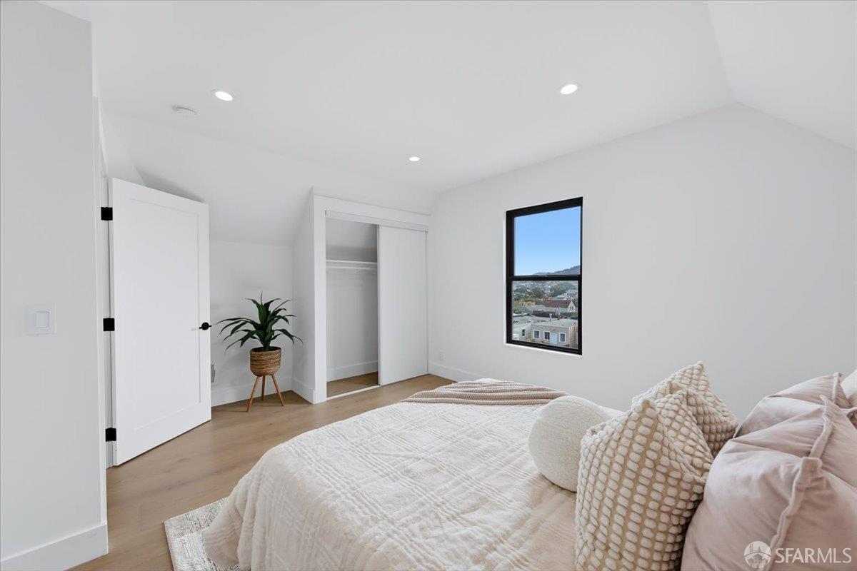 Detail Gallery Image 23 of 54 For 335 Hearst Ave, San Francisco,  CA 94112 - 3 Beds | 2/1 Baths