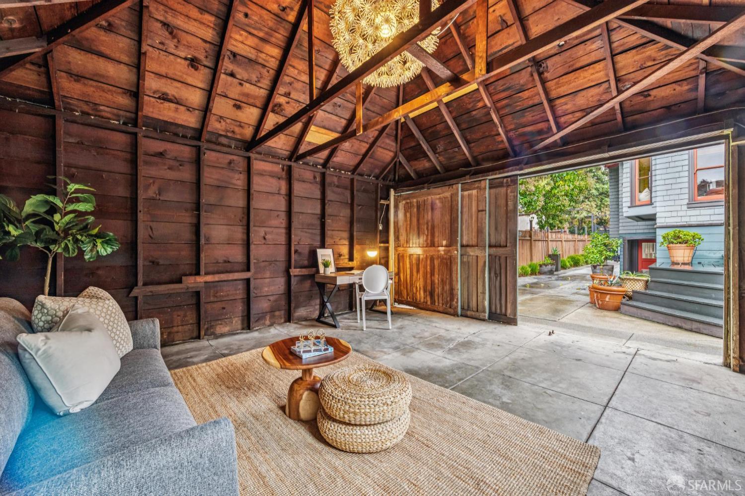 Detail Gallery Image 35 of 56 For 526 52nd St, Oakland,  CA 94609 - 2 Beds | 1/2 Baths