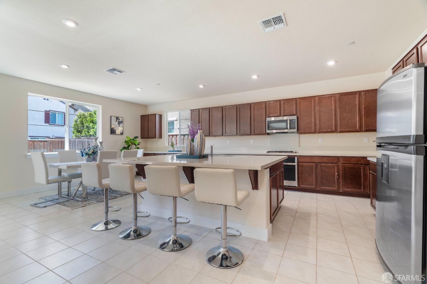 Detail Gallery Image 12 of 53 For 645 Marathon Dr, Oakley,  CA 94561 - 4 Beds | 3/1 Baths