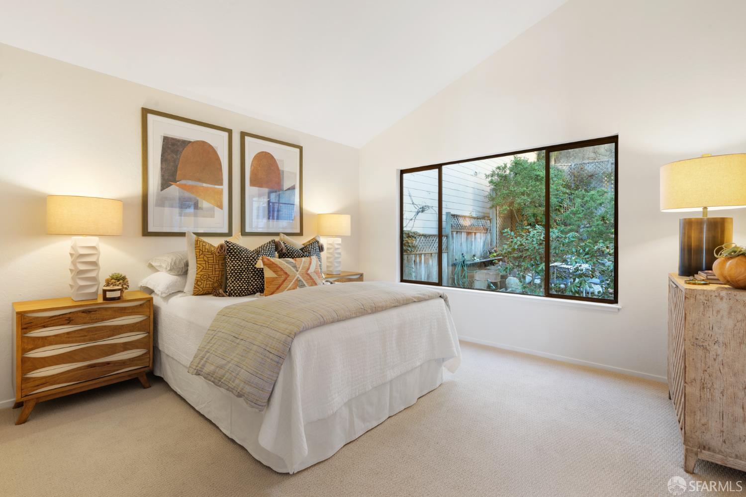 Detail Gallery Image 30 of 42 For 376 Corbett Ave, San Francisco,  CA 94114 - 3 Beds | 3 Baths