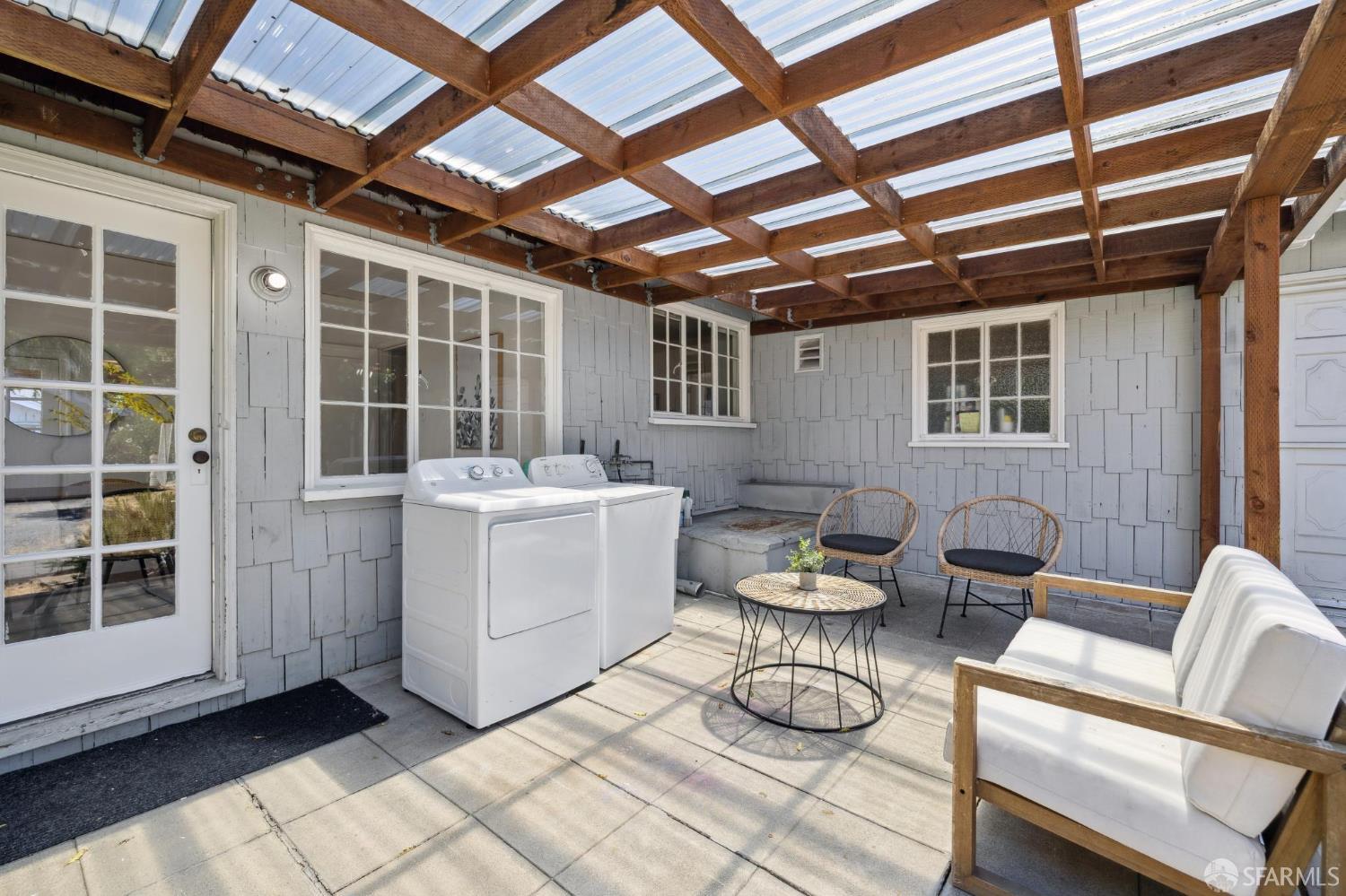 Detail Gallery Image 40 of 72 For 1115 Capuchino Ave, Burlingame,  CA 94010 - 4 Beds | 2 Baths