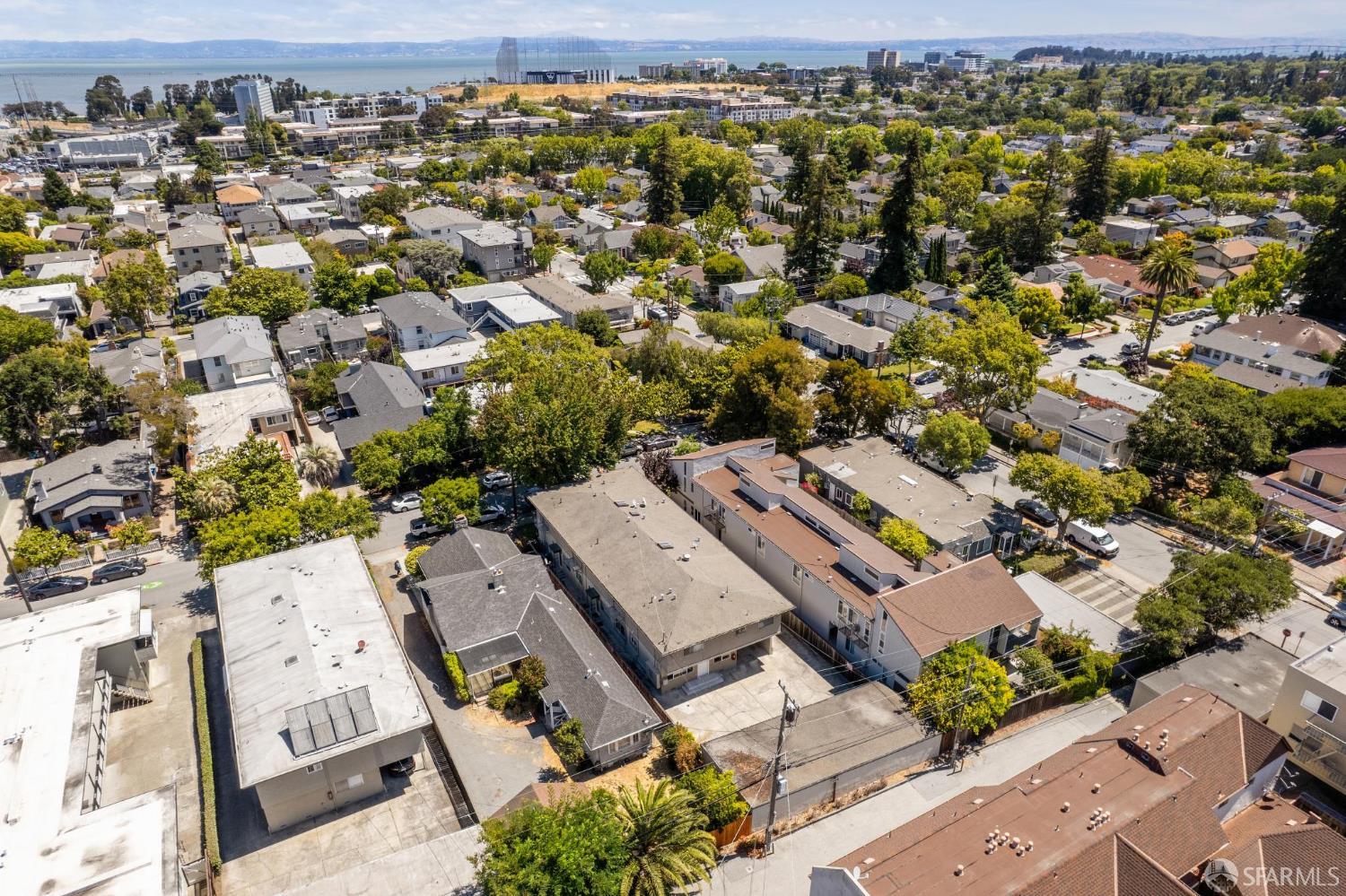 Detail Gallery Image 71 of 72 For 1115 Capuchino Ave, Burlingame,  CA 94010 - 4 Beds | 2 Baths