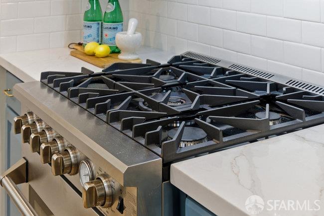 Detail Gallery Image 18 of 49 For 951 Leavenworth St, San Francisco,  CA 94109 - 3 Beds | 2 Baths