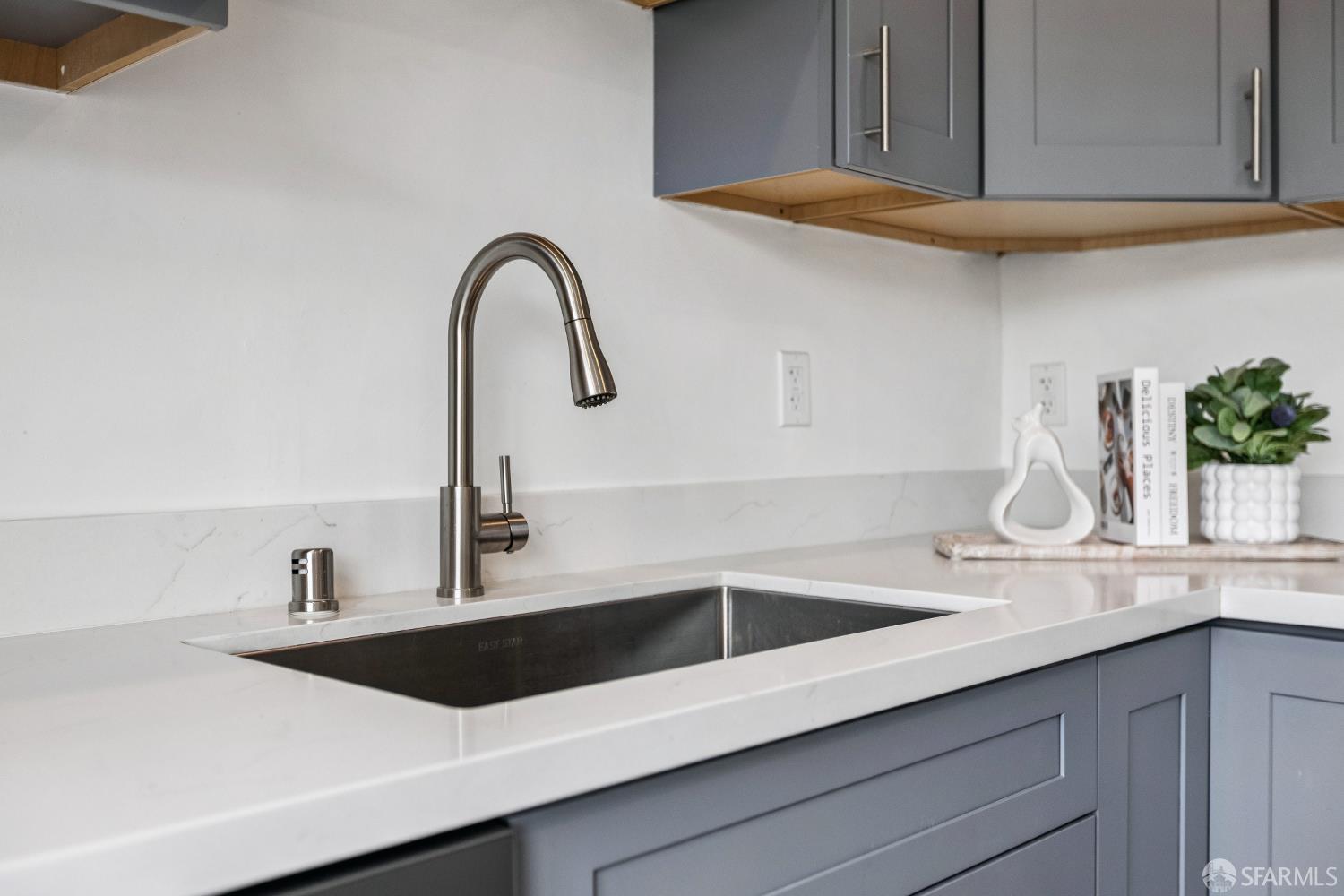 Detail Gallery Image 24 of 91 For 183 Camelia Dr, Daly City,  CA 94015 - 7 Beds | 6 Baths