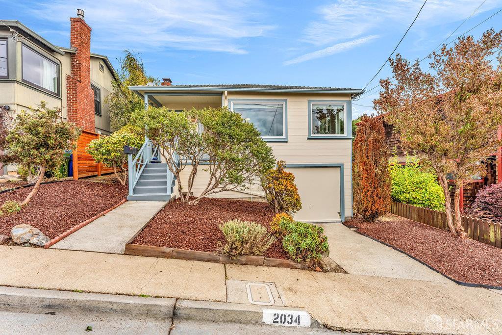 Detail Gallery Image 2 of 49 For 2034 Carquinez Ave, El Cerrito,  CA 94530 - 2 Beds | 1 Baths