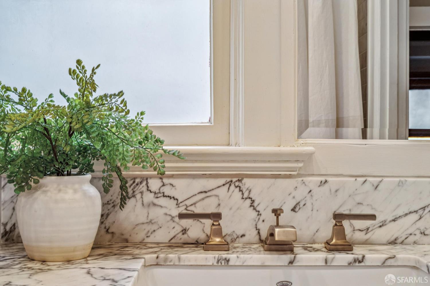 Detail Gallery Image 40 of 56 For 526 52nd St, Oakland,  CA 94609 - 2 Beds | 1/2 Baths