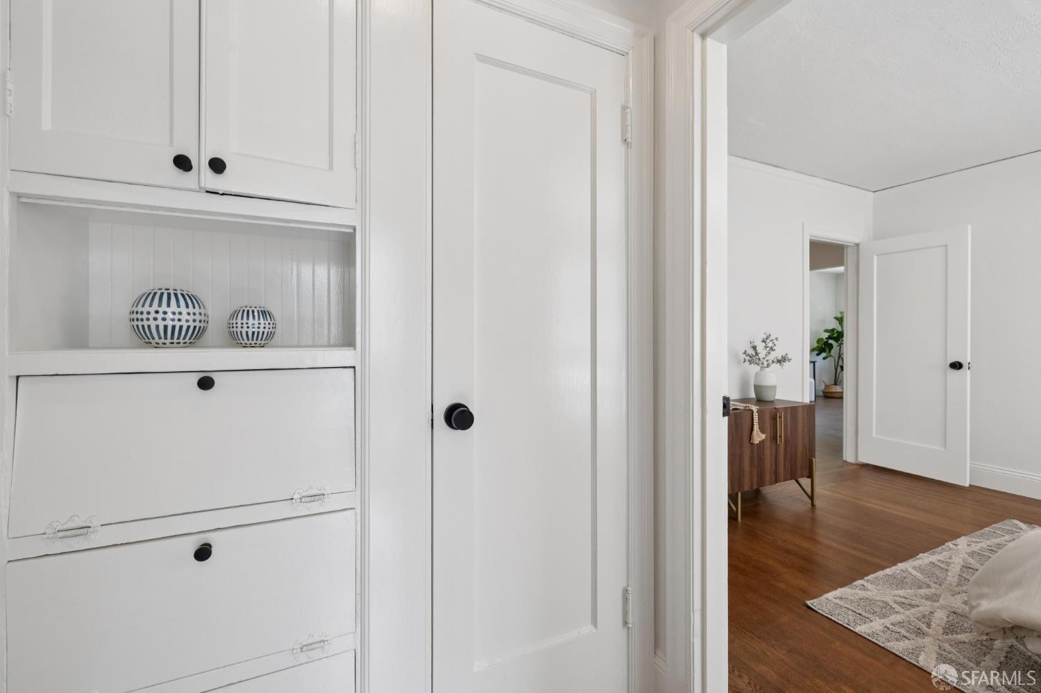 Detail Gallery Image 35 of 72 For 1115 Capuchino Ave, Burlingame,  CA 94010 - 4 Beds | 2 Baths