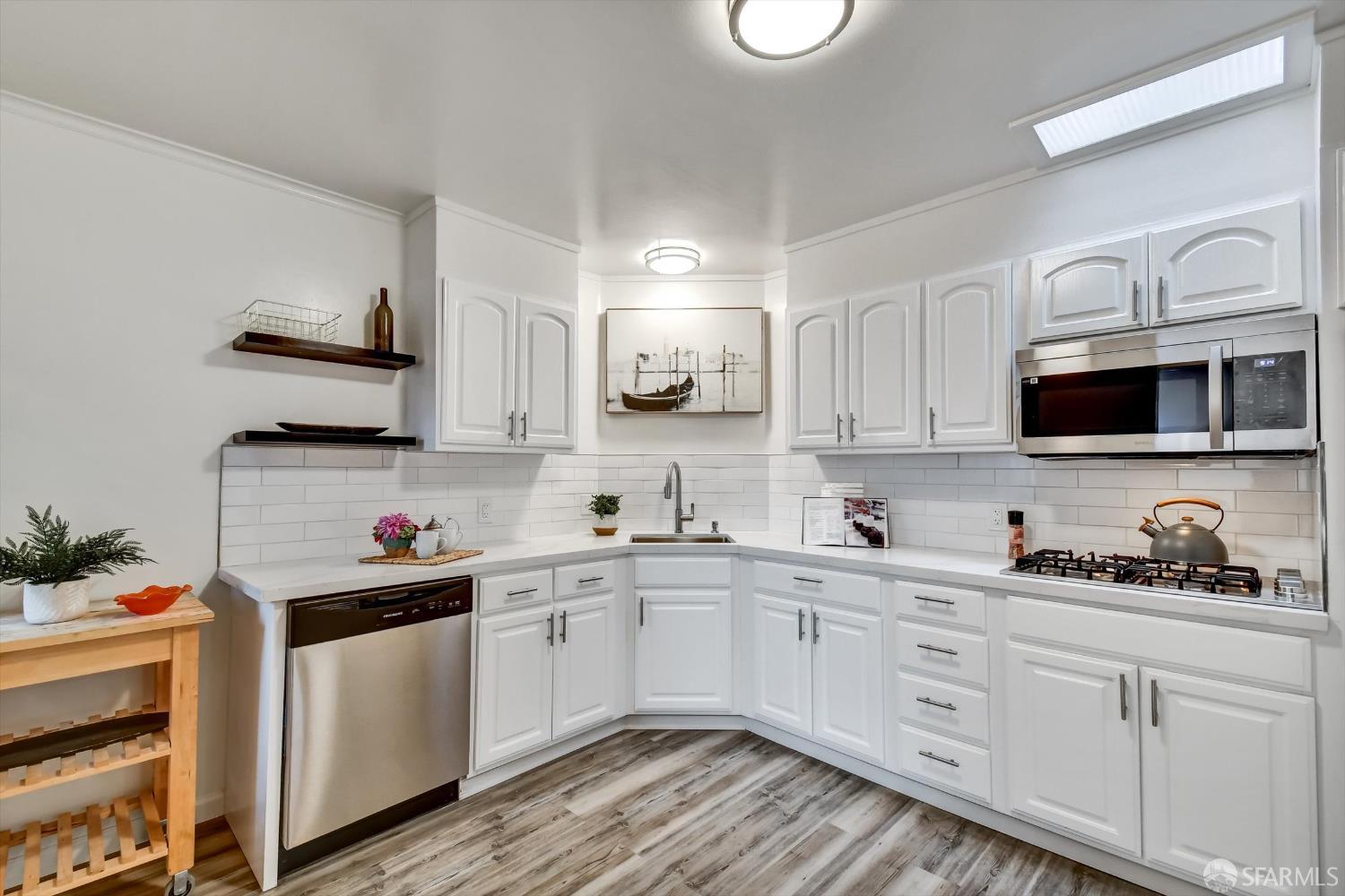 Detail Gallery Image 14 of 57 For 531 Arch St, San Francisco,  CA 94132 - 2 Beds | 1 Baths