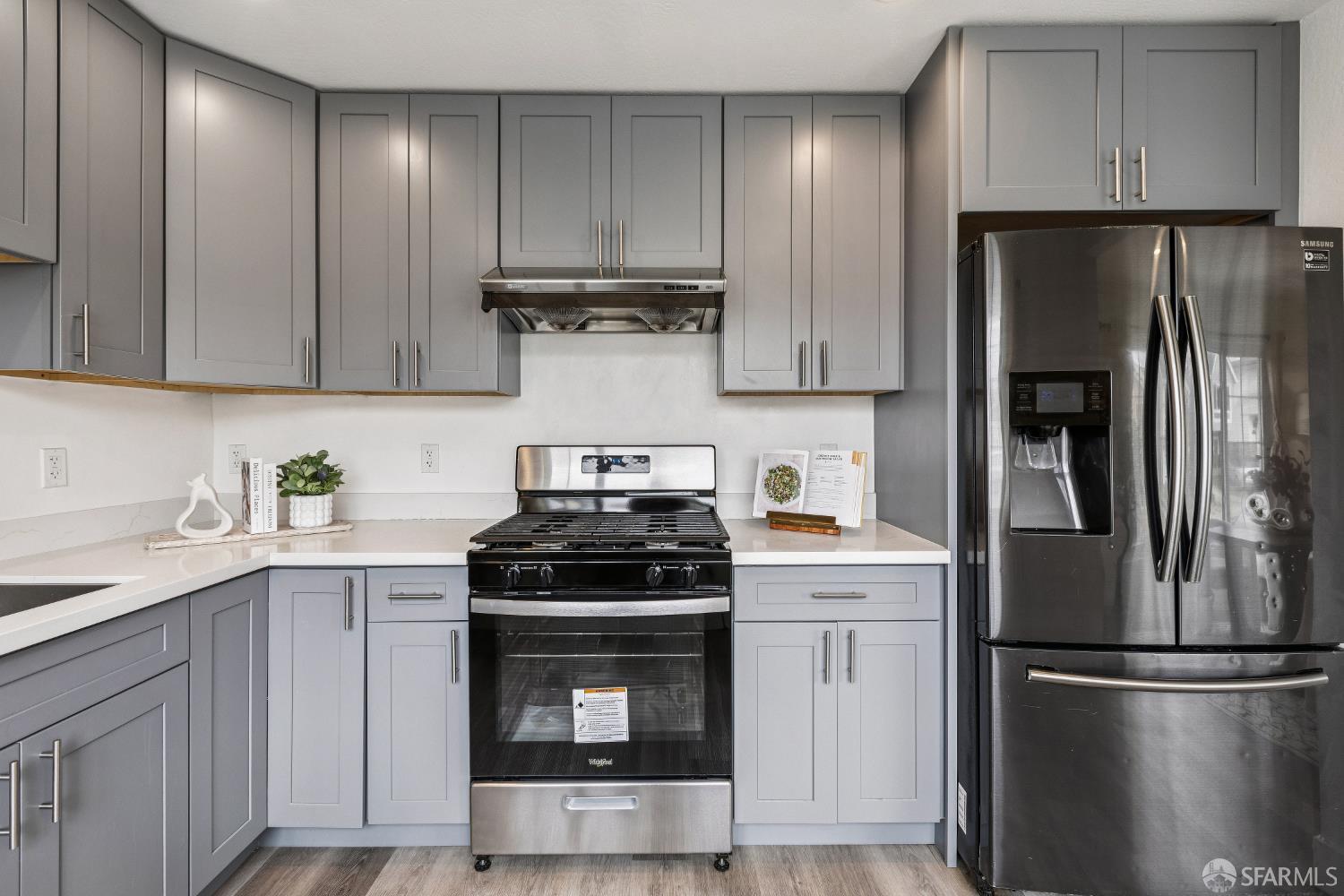 Detail Gallery Image 26 of 91 For 183 Camelia Dr, Daly City,  CA 94015 - 7 Beds | 6 Baths