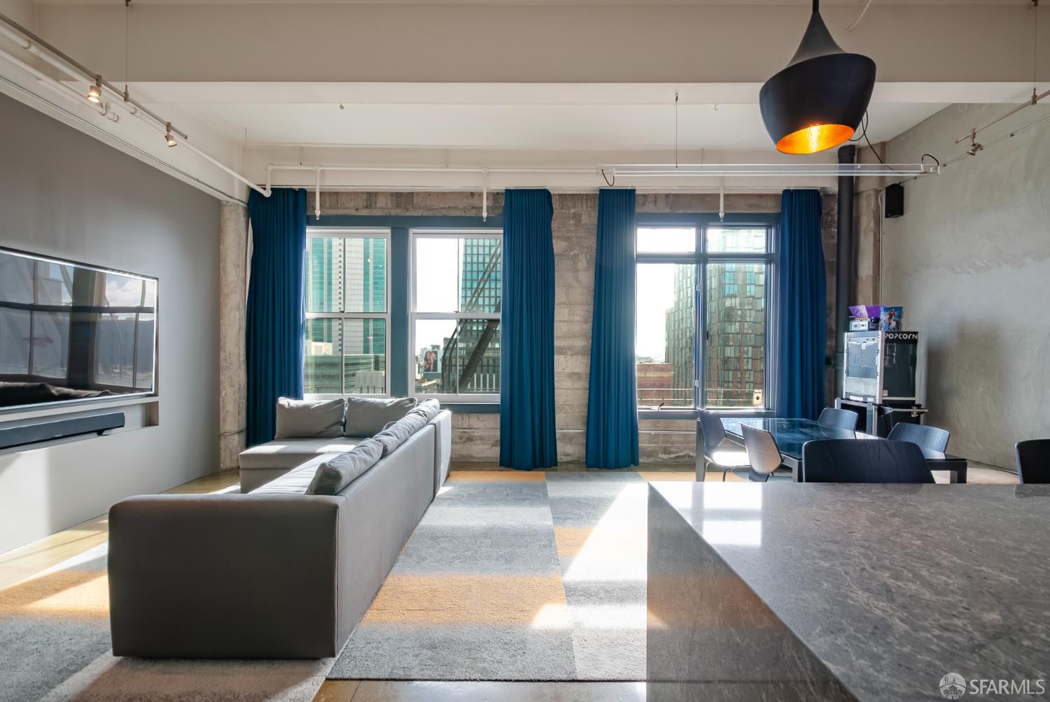 Detail Gallery Image 2 of 21 For 2 Mint Plz #905,  San Francisco,  CA 94103 - 1 Beds | 1 Baths