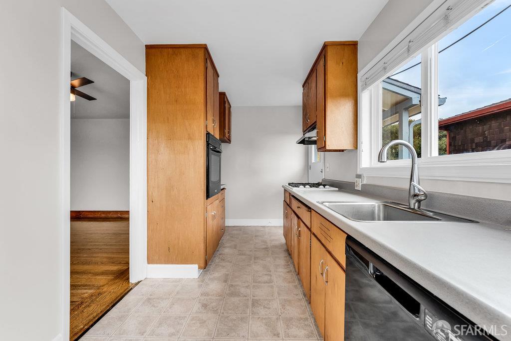 Detail Gallery Image 27 of 49 For 2034 Carquinez Ave, El Cerrito,  CA 94530 - 2 Beds | 1 Baths