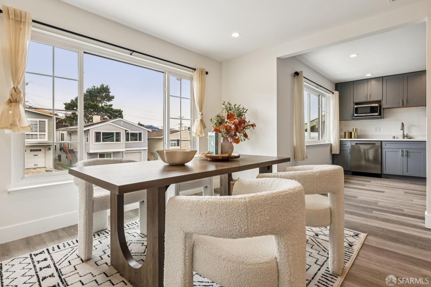 Detail Gallery Image 21 of 91 For 183 Camelia Dr, Daly City,  CA 94015 - 7 Beds | 6 Baths