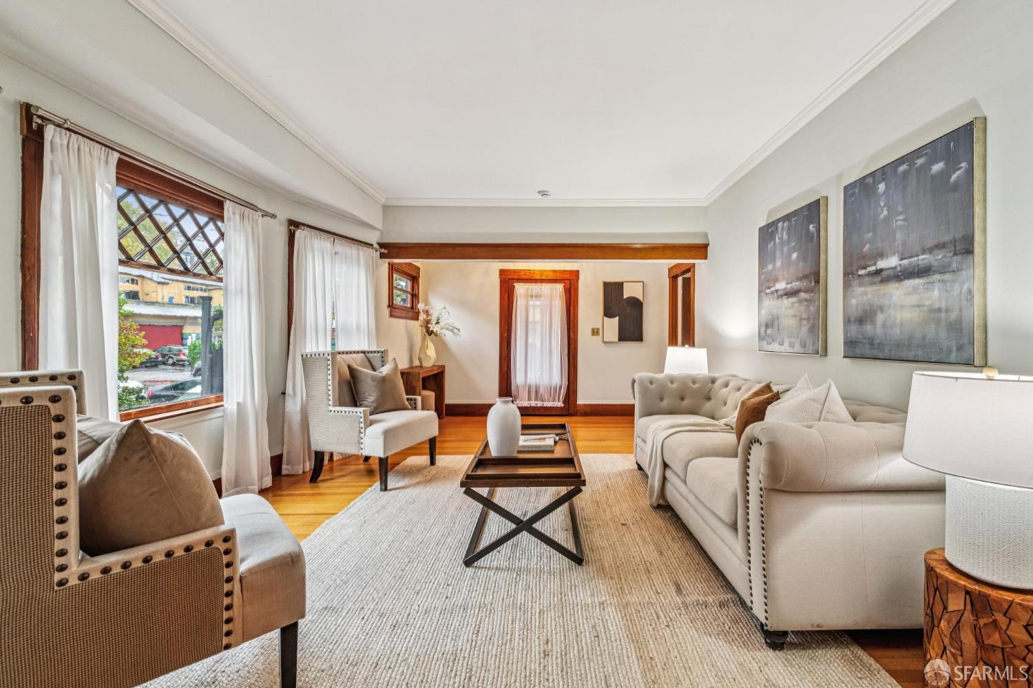 Detail Gallery Image 4 of 56 For 526 52nd St, Oakland,  CA 94609 - 2 Beds | 1/2 Baths