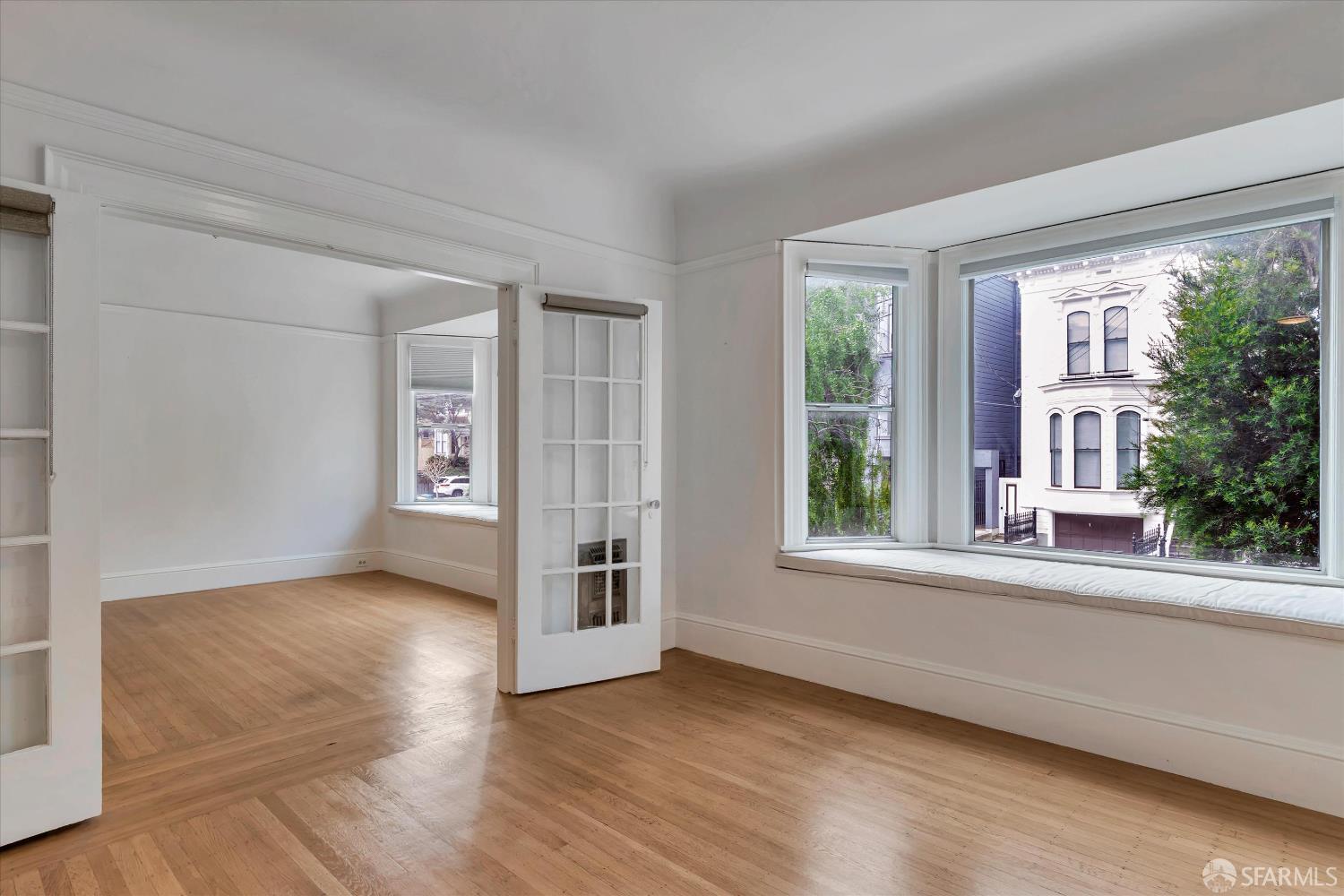 Detail Gallery Image 4 of 26 For 221 San Jose Ave, San Francisco,  CA 94110 - – Beds | – Baths