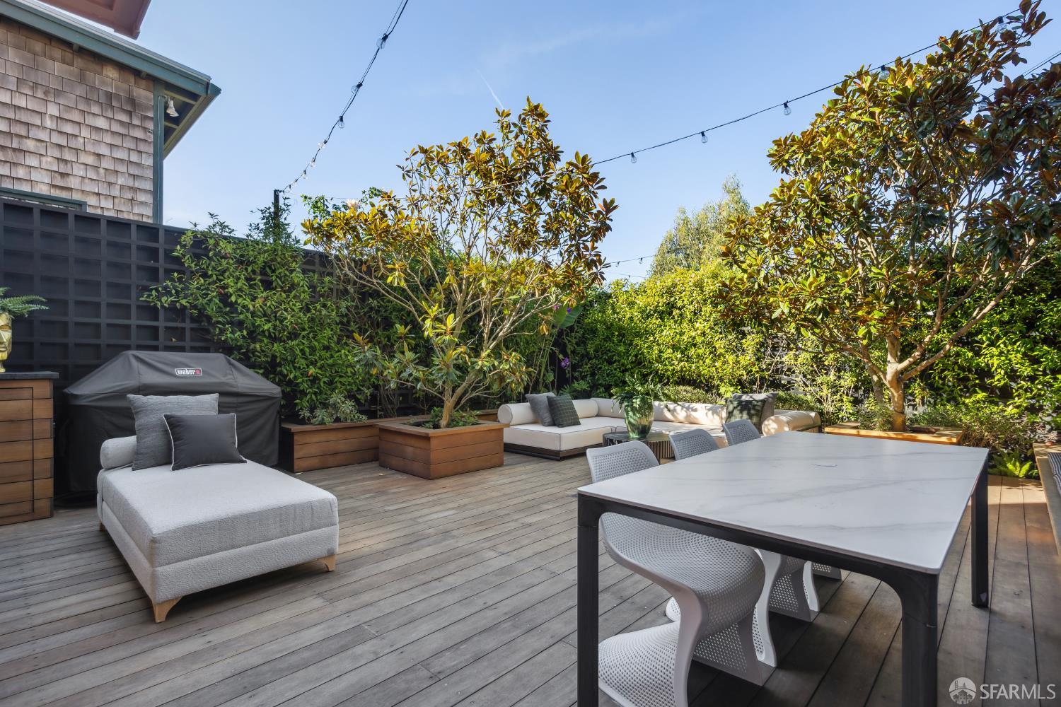 Detail Gallery Image 4 of 37 For 538 28th St, San Francisco,  CA 94131 - 6 Beds | 4/2 Baths