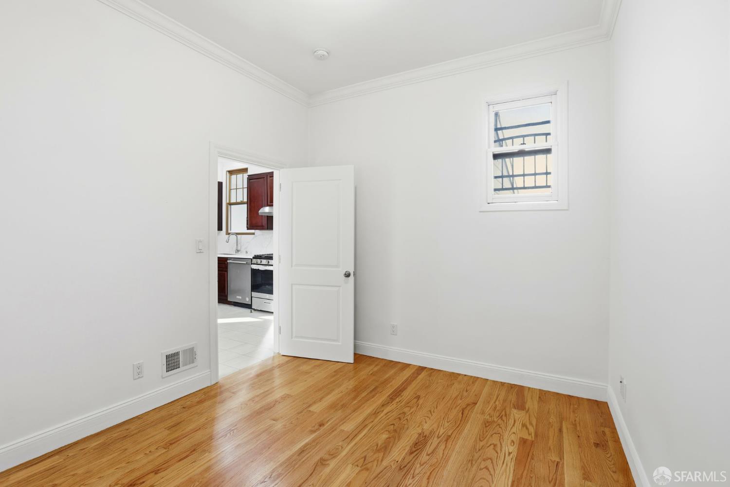 Detail Gallery Image 17 of 34 For 447 Silver Ave, San Francisco,  CA 94112 - 3 Beds | 2 Baths