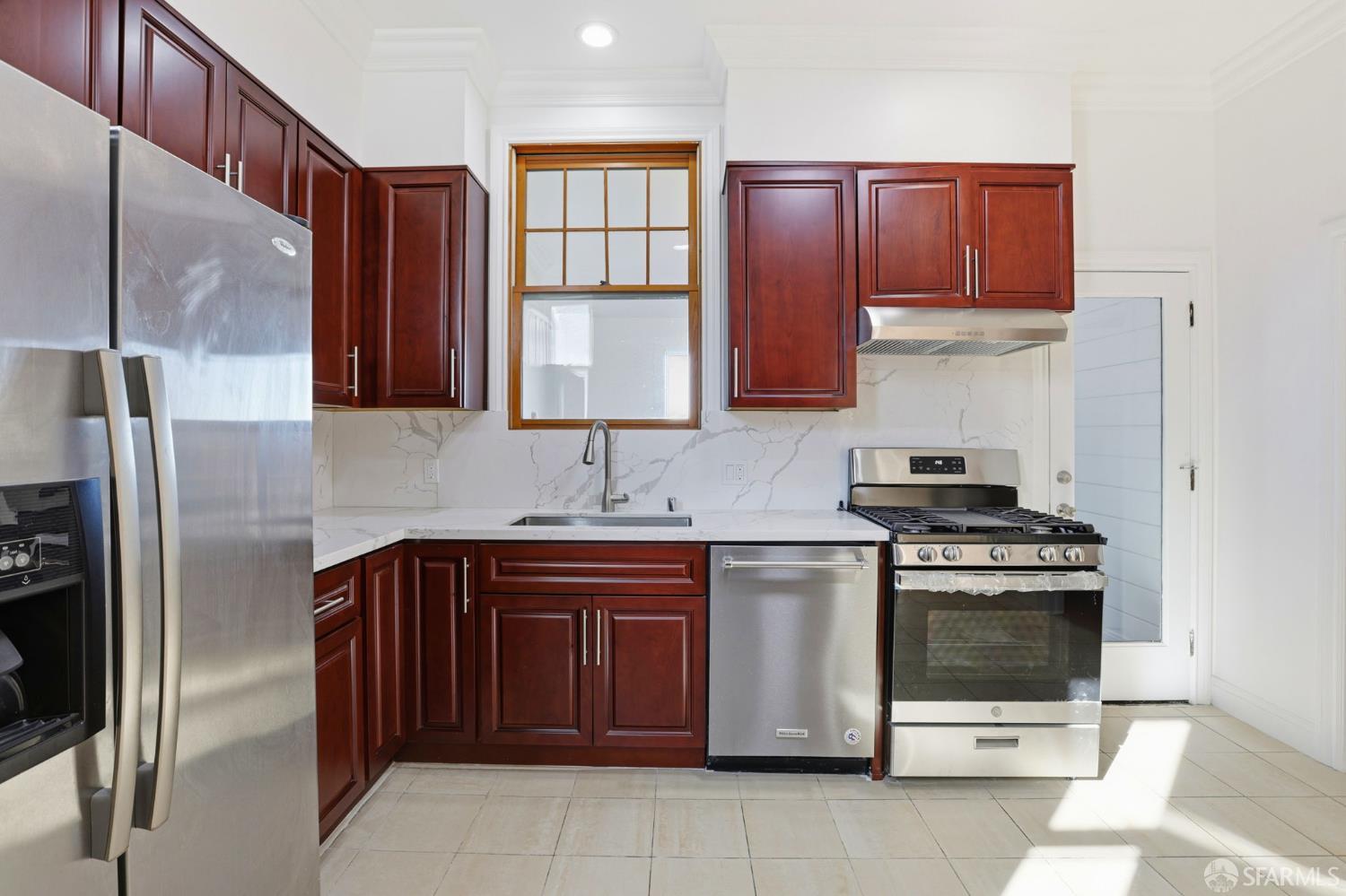 Detail Gallery Image 11 of 34 For 447 Silver Ave, San Francisco,  CA 94112 - 3 Beds | 2 Baths