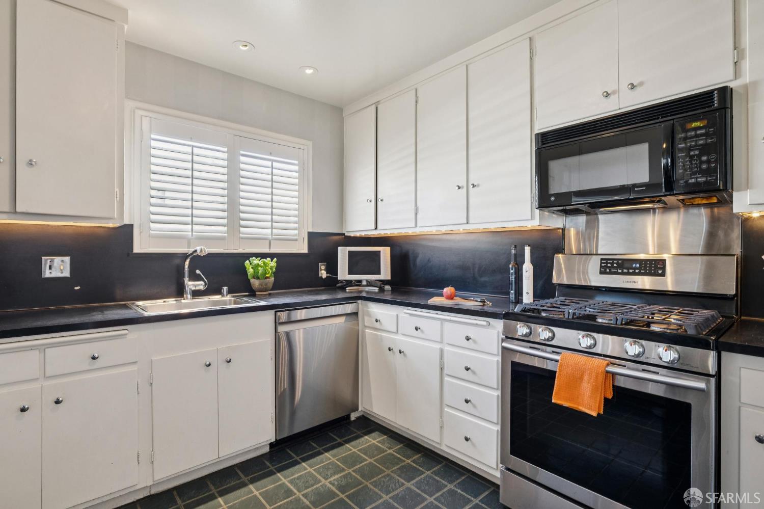 Detail Gallery Image 33 of 77 For 130 San Pablo Ave, San Francisco,  CA 94127 - 4 Beds | 3 Baths