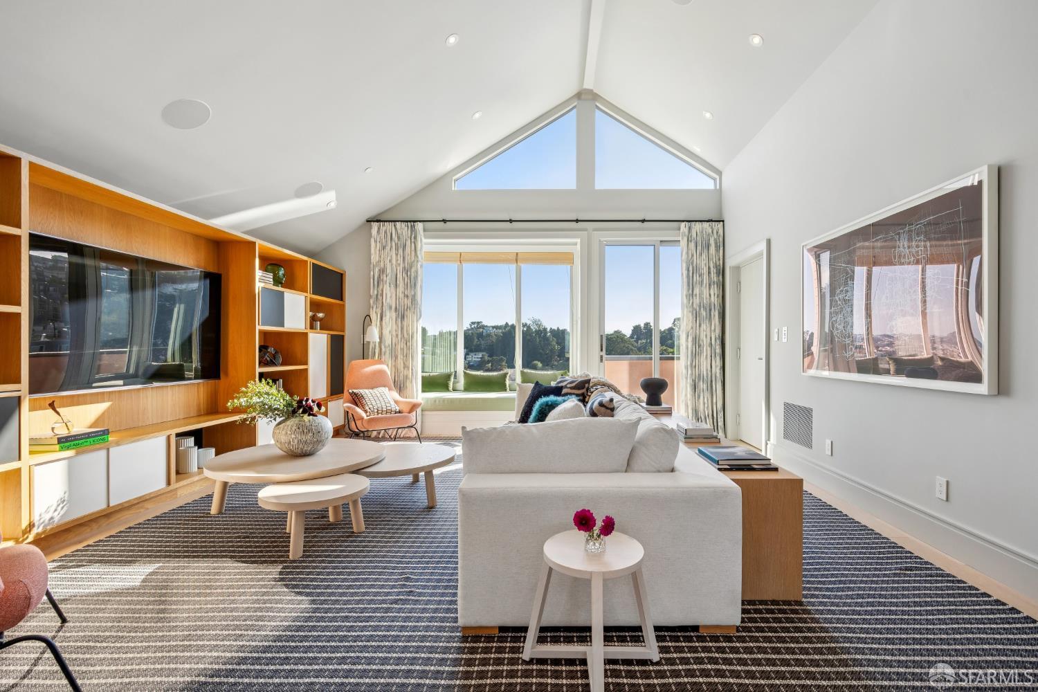 Detail Gallery Image 24 of 37 For 538 28th St, San Francisco,  CA 94131 - 6 Beds | 4/2 Baths