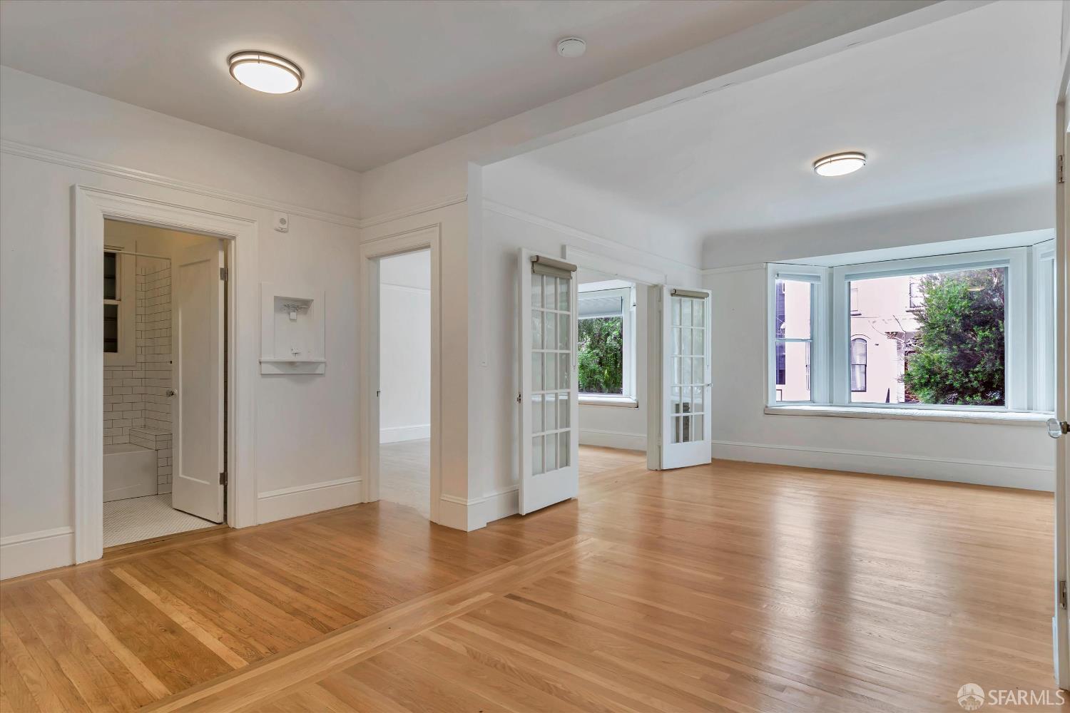 Detail Gallery Image 3 of 26 For 221 San Jose Ave, San Francisco,  CA 94110 - – Beds | – Baths