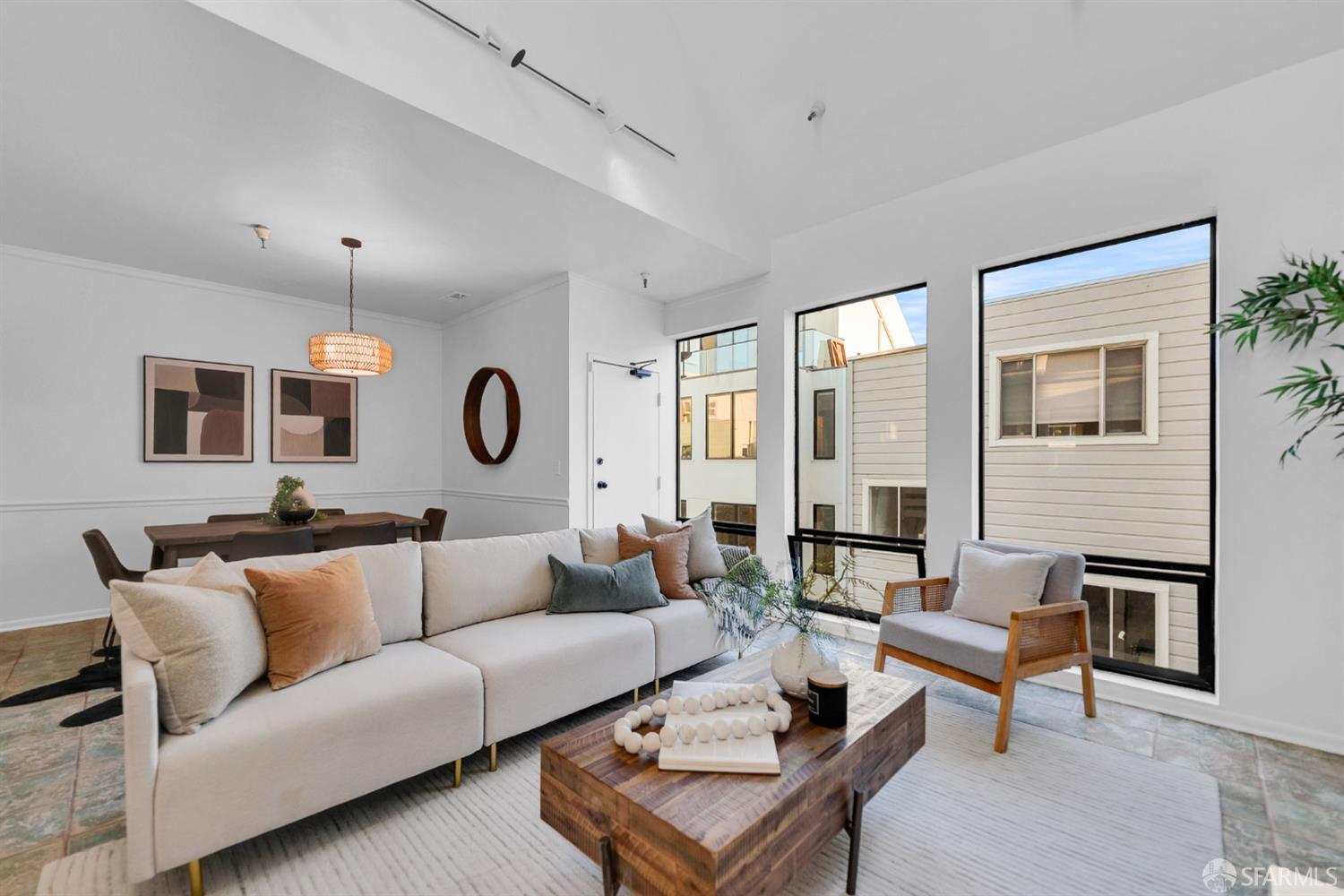 Photo #6: 425076508 Listing: Photo #6