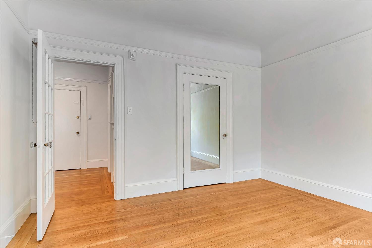 Detail Gallery Image 6 of 26 For 221 San Jose Ave, San Francisco,  CA 94110 - – Beds | – Baths