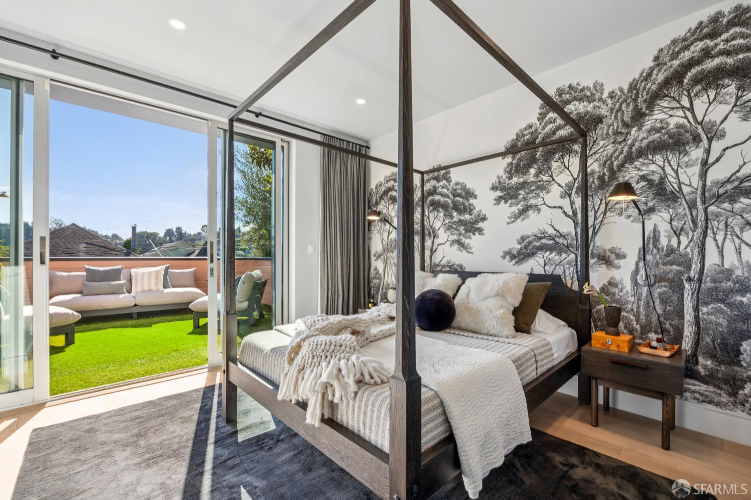 Detail Gallery Image 31 of 37 For 538 28th St, San Francisco,  CA 94131 - 6 Beds | 4/2 Baths