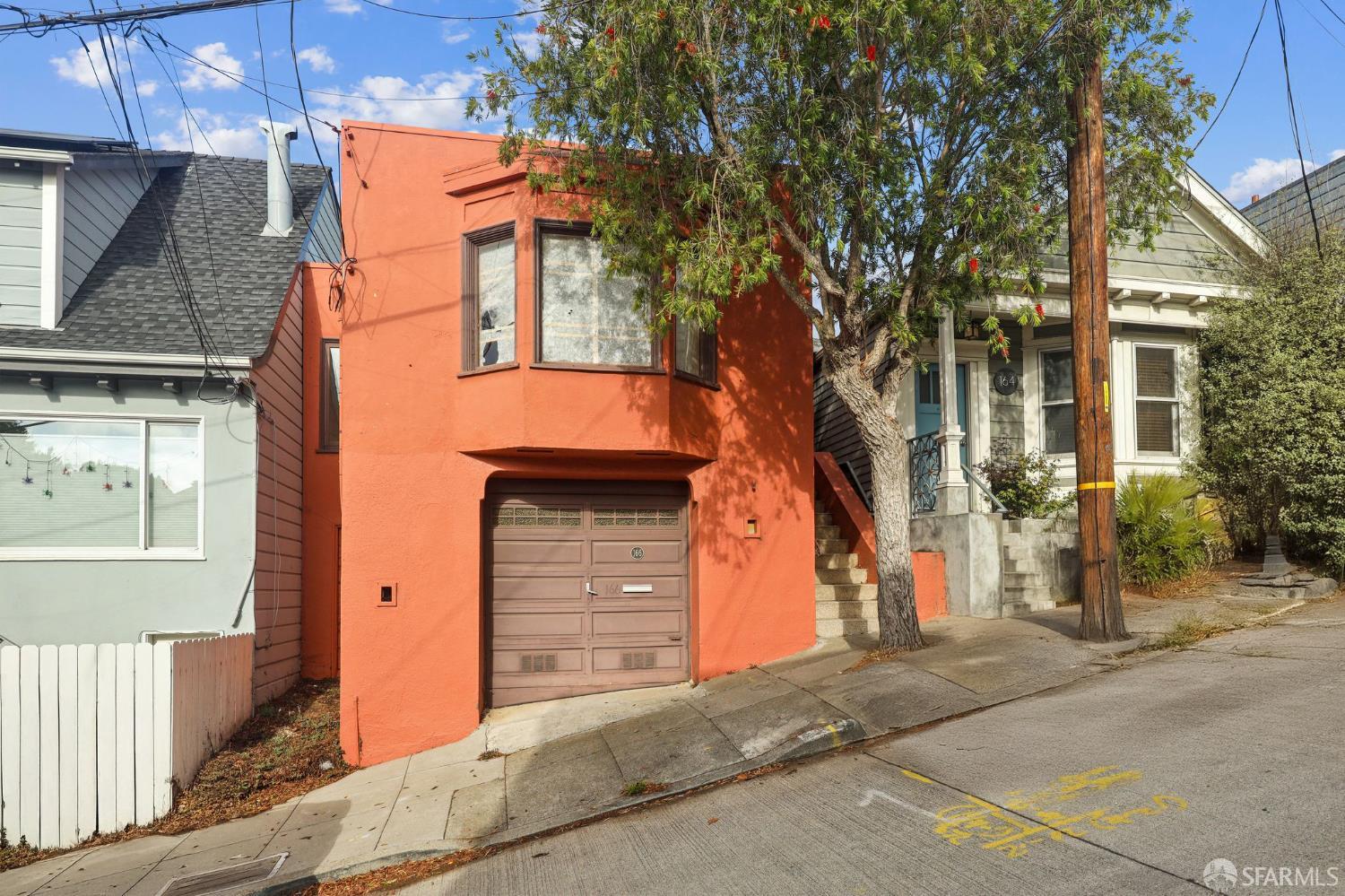 Detail Gallery Image 3 of 10 For 166 Bonview St, San Francisco,  CA 94110 - 2 Beds | 1 Baths