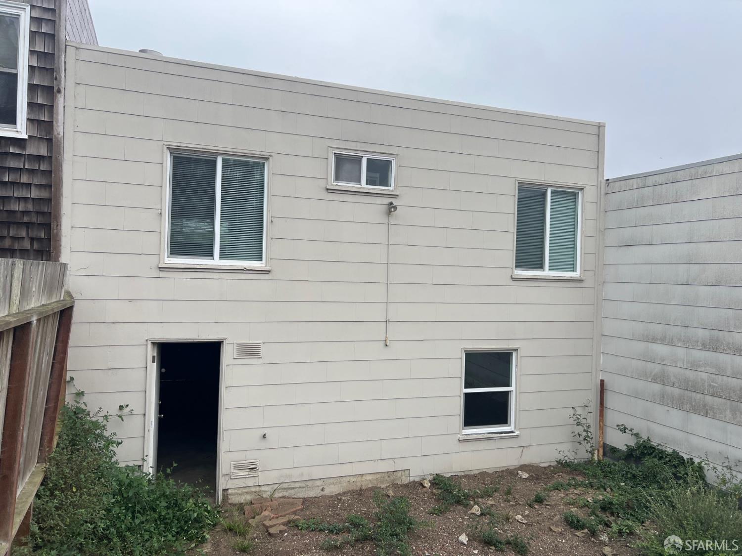 Detail Gallery Image 4 of 14 For 442 Bright St, San Francisco,  CA 94132 - 2 Beds | 1 Baths